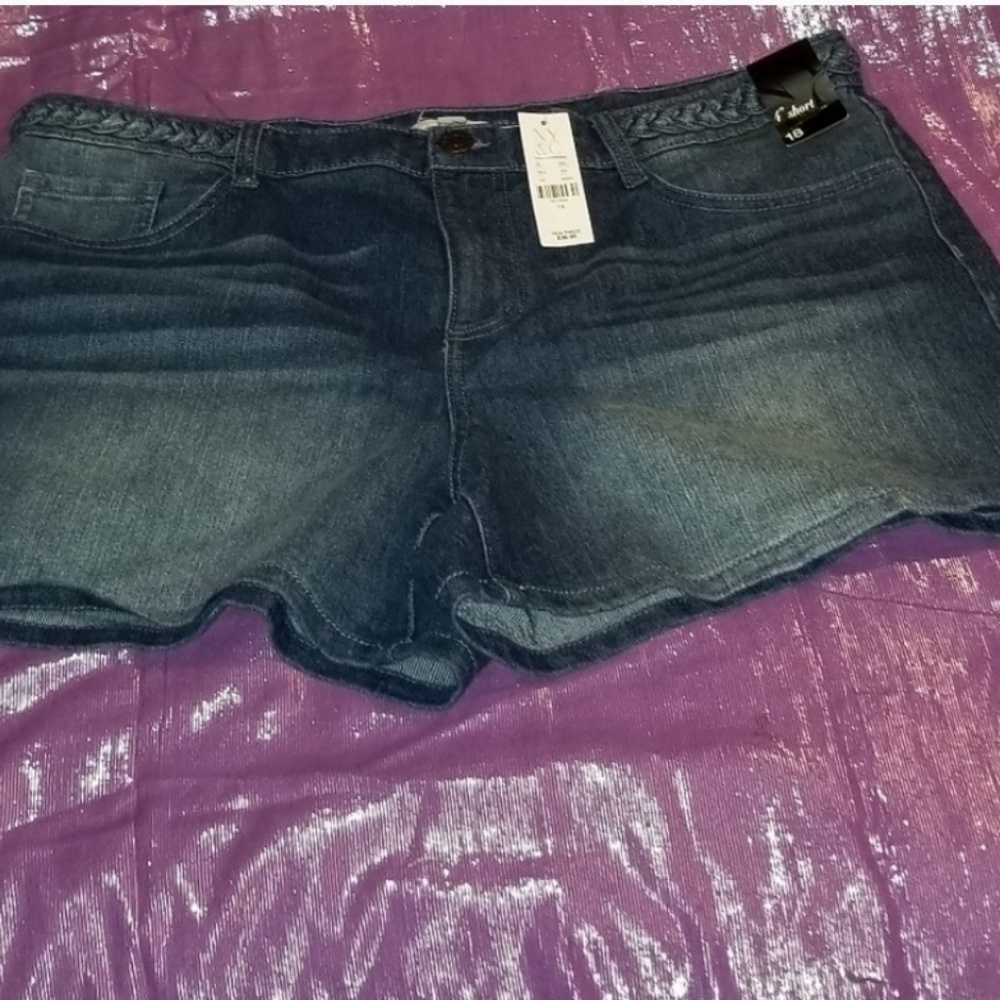 NWT NY&Co Denim Shorts~Sz 18 - Picture 3 of 7
